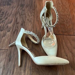 Badgley mischka heels size 8.5